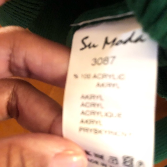 Green sweater that ties at wrist never worn - Picture 5 of 5